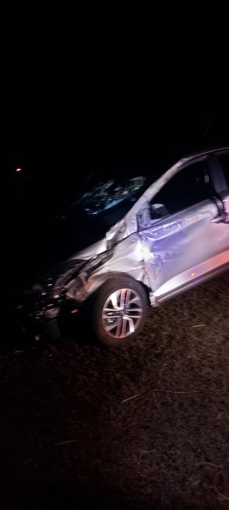 Foto 2 de 3 — Três Jovens de Araraquara ficam feridos após capotamento na SP-255